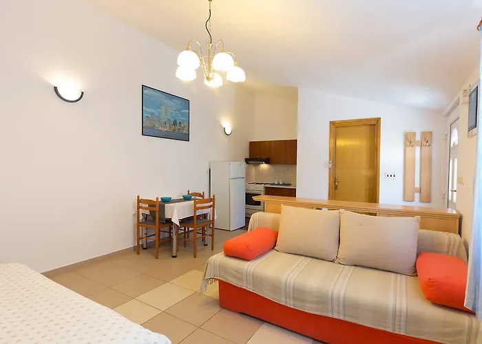 아파트 Ivanka 포레치