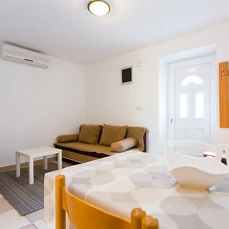 Ivanka Apartamento *